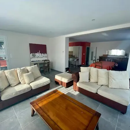 Maison De 8 Pers مييو