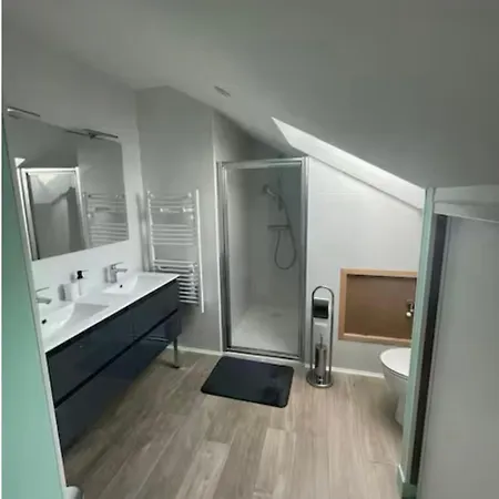 Maison De 8 Pers *